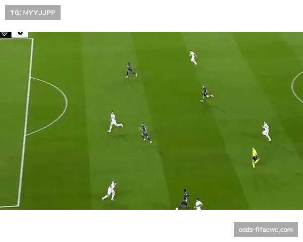 第三人无球跑动体系激活巴萨进攻 弗里克融合高位逼抢与快速转换